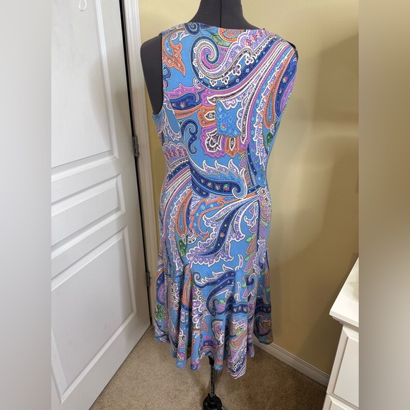 Lauren Ralph Lauren beautiful Paisley Sleeveless Blue knit dress size medium - Picture 5 of 7